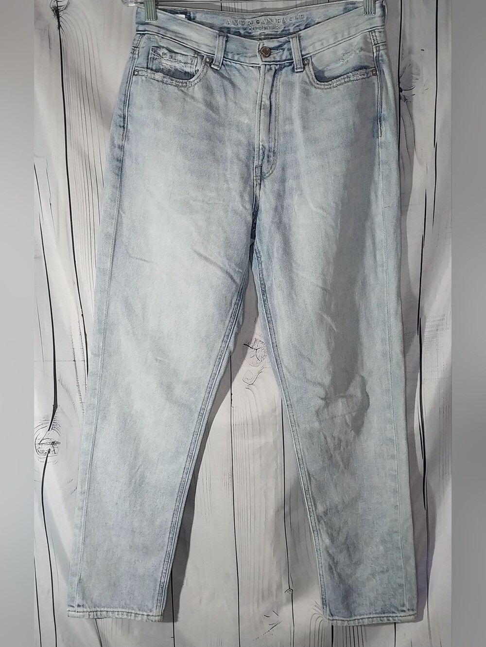 American Eagle Outfitters High-Rise Light Wash Y2K 90's Style Mom Jeans